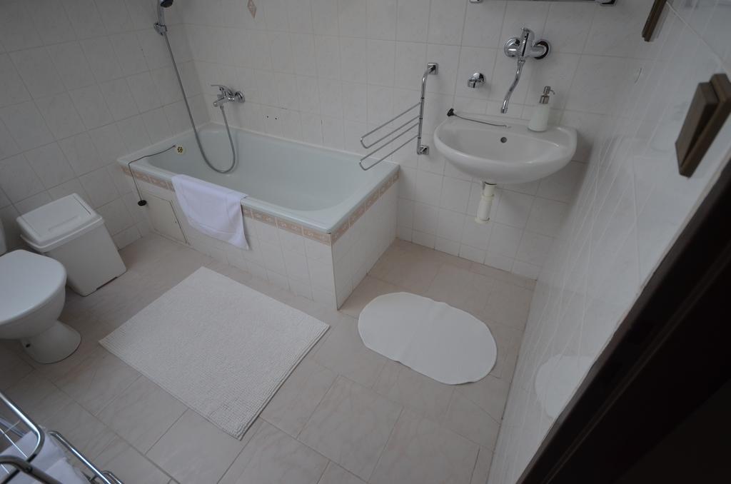 Villa Zerotin Penzion Bed & Breakfast Velké Losiny Kültér fotó