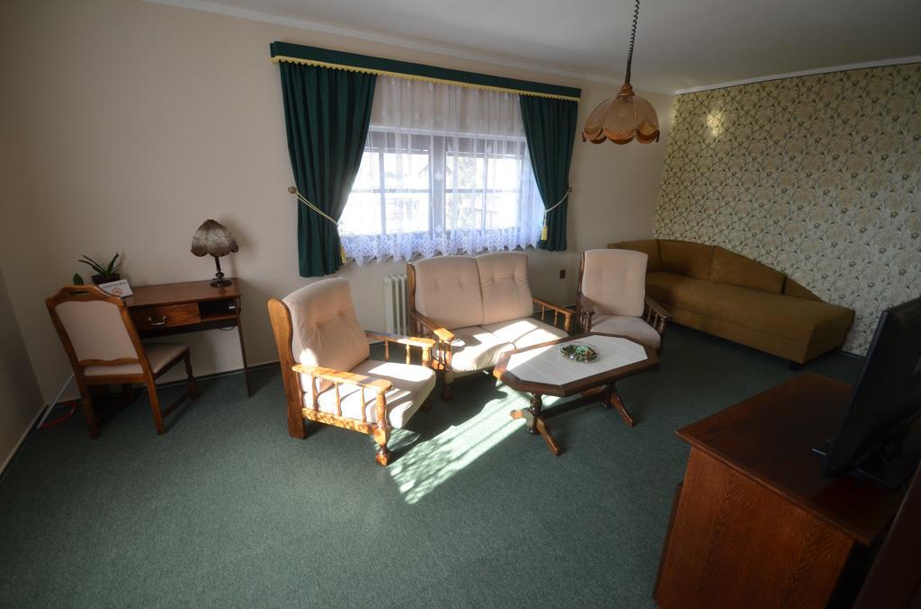 Villa Zerotin Penzion Bed & Breakfast Velké Losiny Kültér fotó